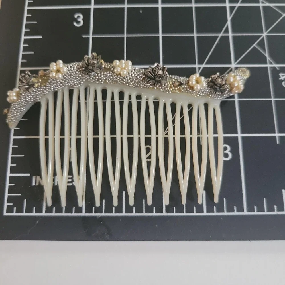 Vintage‎ Floral Pearl & Rhinestone Hair Comb Set Made in USA Size  Coquette